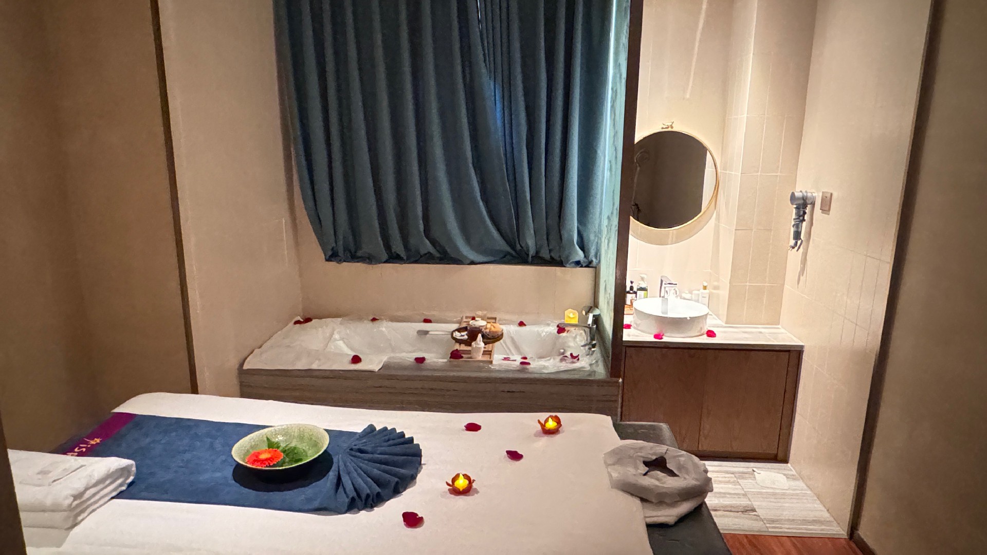 1741586439418772.jpg 1741586439418772.jpg